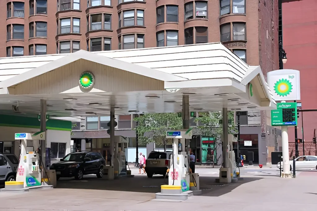 Stay Fueled and Focused with Carrectly’s Affordable Gas Fill-Up Services in Chicago